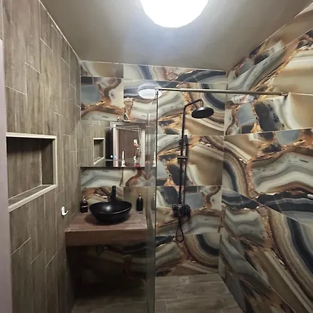 Διαμέρισμα платинум 8 *